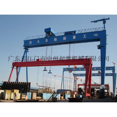 大型造船用門(mén)式起重機(jī)